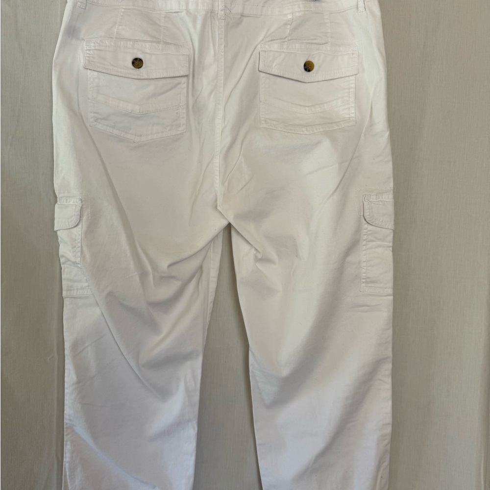 Caribbean Joe women’s  White Cargo Pants - Picture 2 of 6